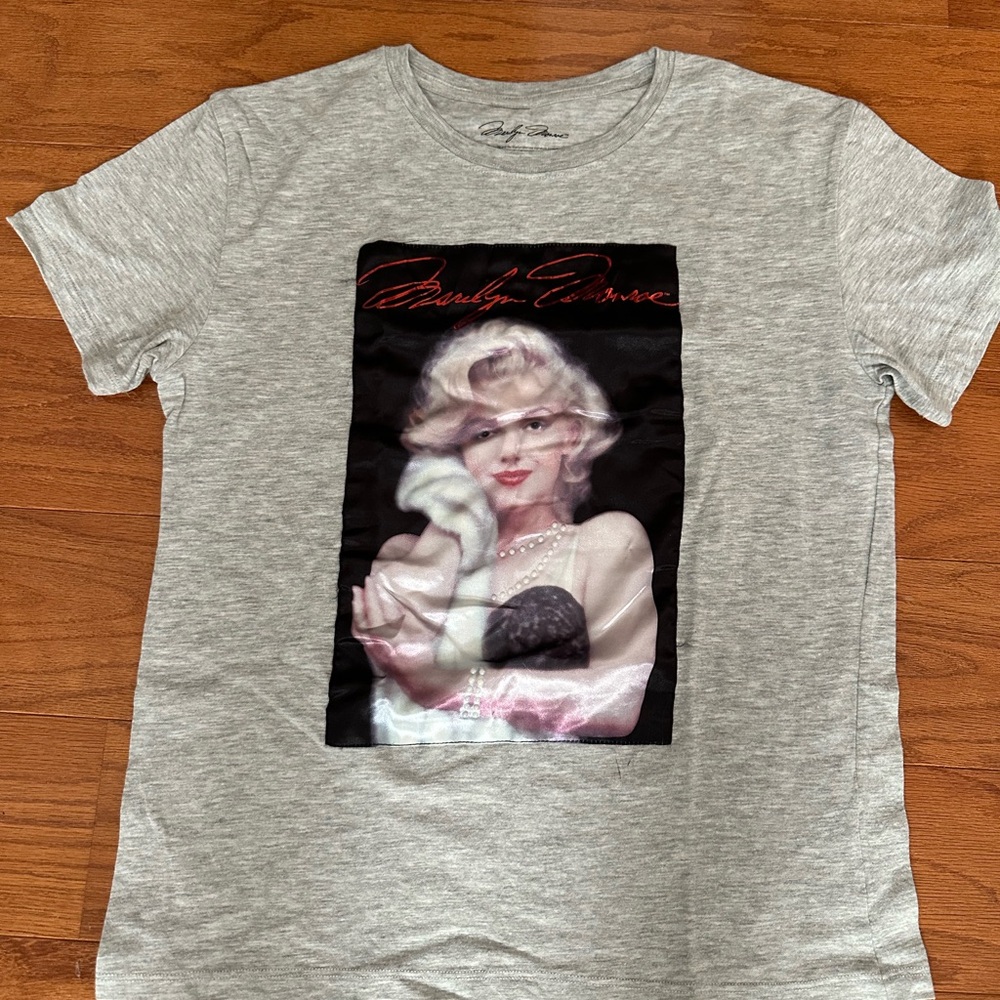 Marilyn Monroe Gray Signature T-Shirt